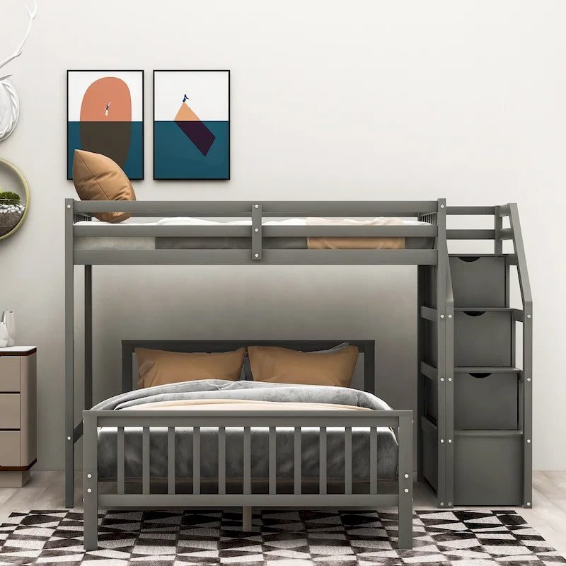 Cama alta doble sobre cama matrimonial con escalera
