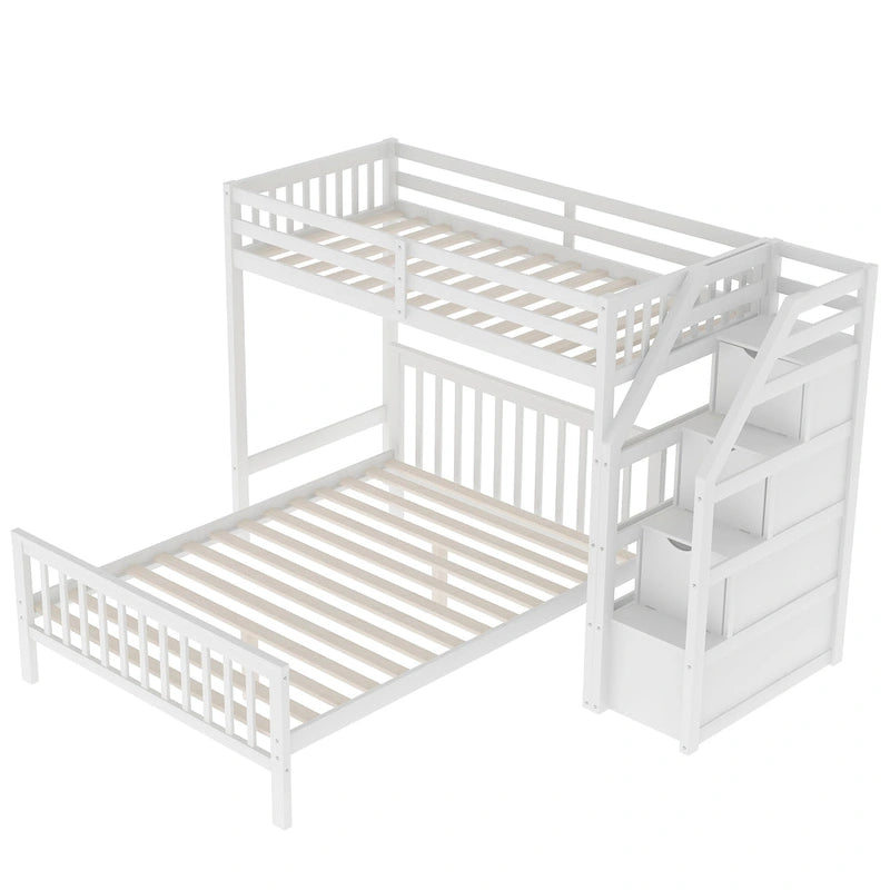 Hochbett in Einzelbettgröße über Bett in voller Größe mit Treppe