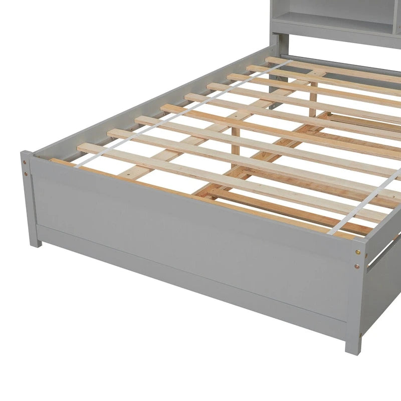Bett in voller Größe mit Ausziehbett und Bücherregal