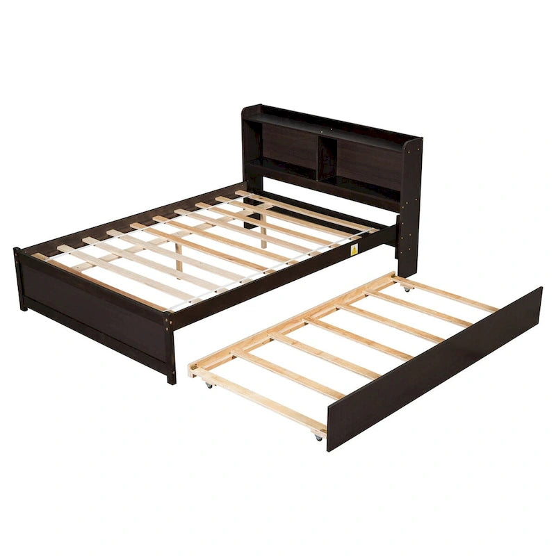 Bett in voller Größe mit Ausziehbett und Bücherregal