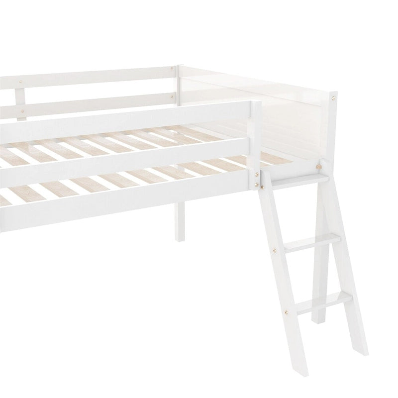 Niedriges Holz-Hochbett mit Leiter, Leiter kann links oder rechts angebracht werden