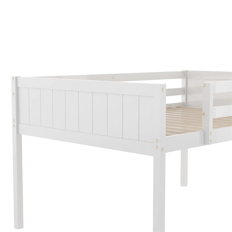 Niedriges Holz-Hochbett mit Leiter, Leiter kann links oder rechts angebracht werden